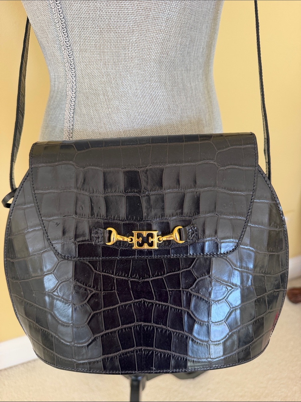 Escada Bag - Picture 3 of 12